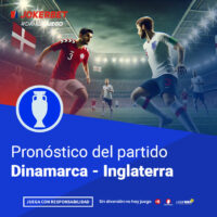 La Imagen Muestra A Jugadores De Los Equipos De Dinamarca E Inglaterra En Acción En Un Estadio Iluminado Y Lleno De Espectadores. En La Parte Inferior, Dentro De Un Recuadro Azul, Se Lee El Texto 