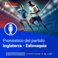 La Imagen Muestra A Jugadores De Los Equipos De Inglaterra Y Eslovaquia En Acción Durante Un Partido De Fútbol. En La Parte Inferior, Dentro De Un Recuadro Azul, Se Lee El Texto 